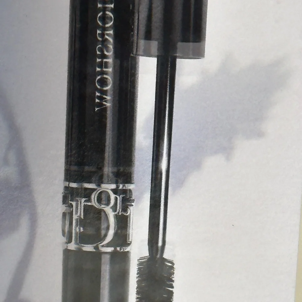 - Dior show mascara mini.